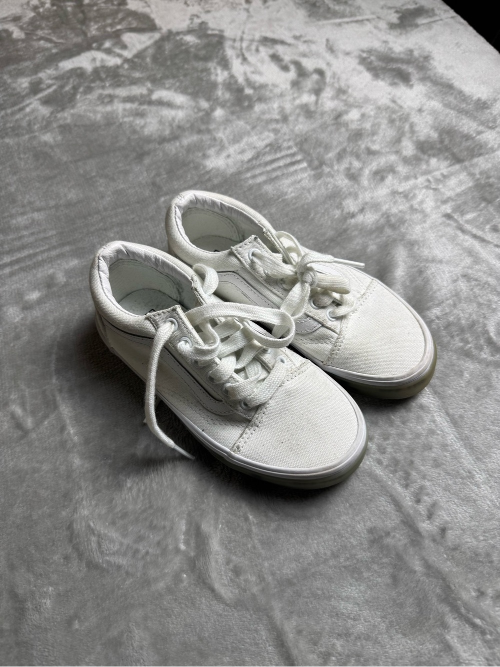 Vans Kids White Low-Top Canvas Sneakers